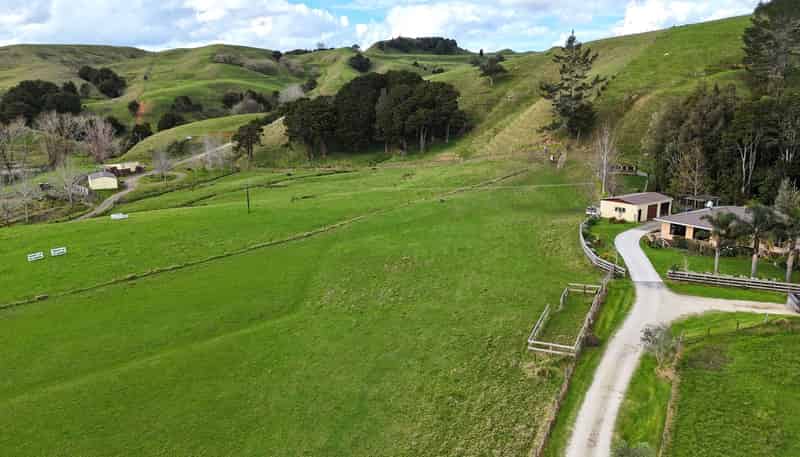 1325 Paparoa-Oakleigh Road, Taipuha
