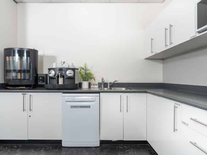 Office space for 4 persons in Regus Queen Street