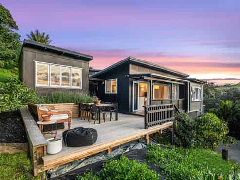 56 Hill Road, Palm Beach