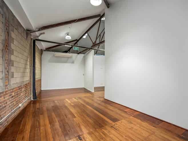 CENTRAL CHARACTER OFFICE SPACE
