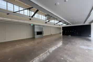 Newly refurbished & self-contained on College Hill
