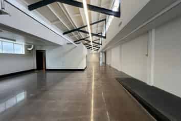 Newly refurbished & self-contained on College Hill