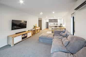 76 Jacks Landing Drive, Hamilton Lake