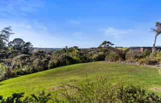 1119b Whangaparaoa Road, Tindalls Beach