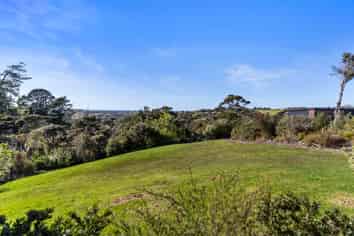 1119b Whangaparaoa Road, Tindalls Beach