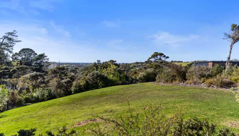 1119b Whangaparaoa Road, Tindalls Beach