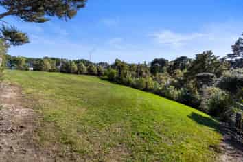 1119b Whangaparaoa Road, Tindalls Beach