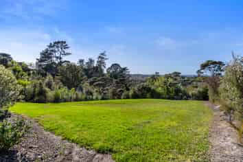 1119b Whangaparaoa Road, Tindalls Beach