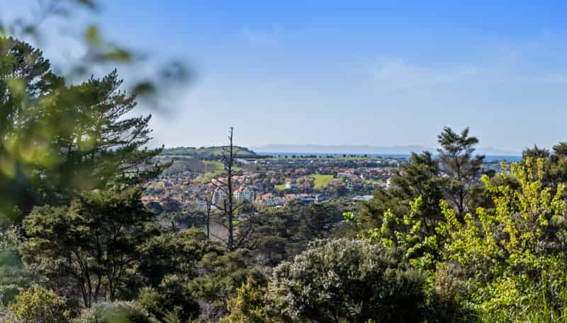 1119b Whangaparaoa Road, Tindalls Beach