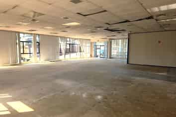 Multi-use opportunity on Great North Road