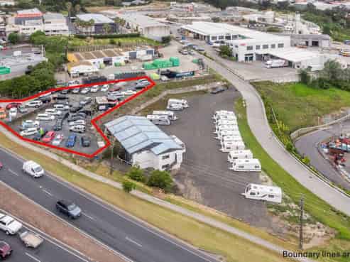 Exceptional Exposure Yard!