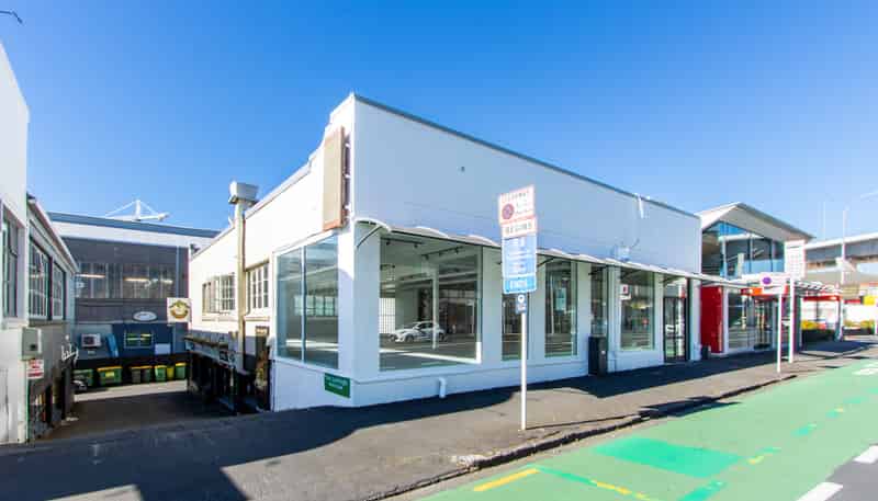 372 Broadway, Newmarket