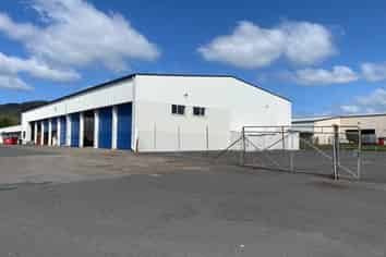 High Stud Workshop, Yard & Offices
