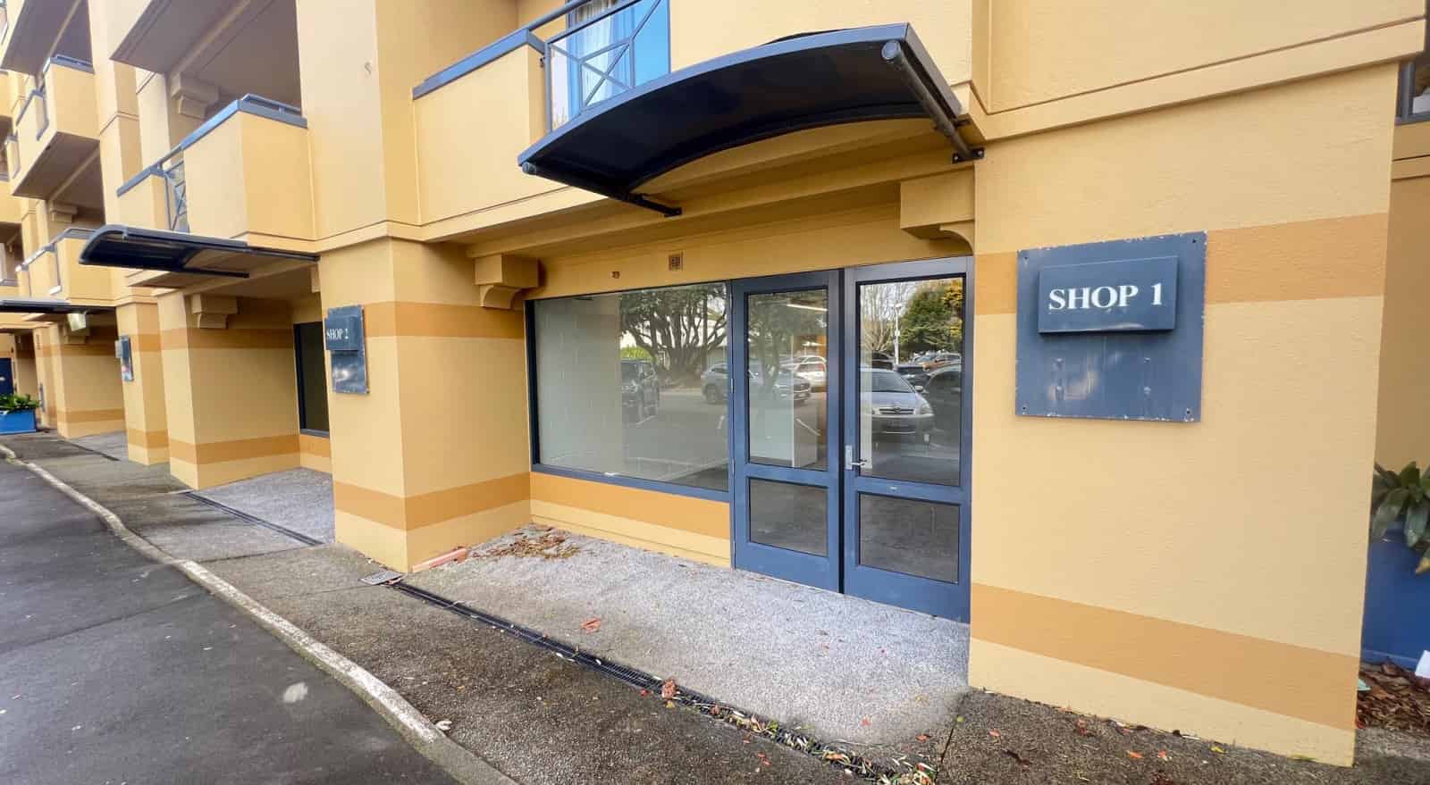 For lease shop 1/711 Bute Road, Browns Bay realestate.co.nz