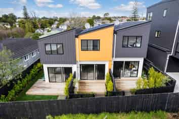 329 E Rangatira Road, Beach Haven
