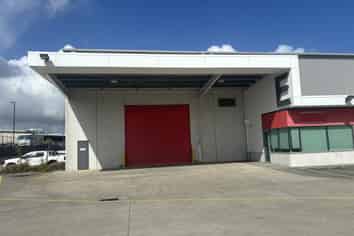 982sqm industrial warehouse with yard