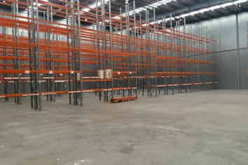 982sqm industrial warehouse with yard