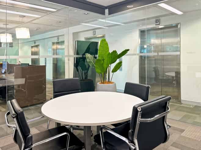 Find a dedicated desk in Regus 21 Queen Street