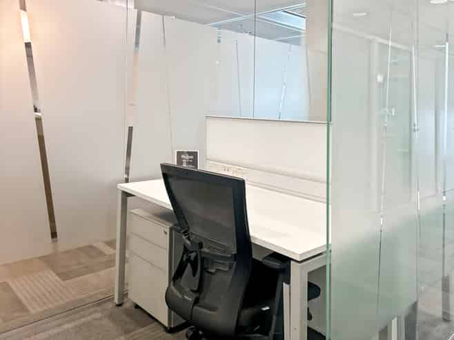 Find a dedicated desk in Regus 21 Queen Street