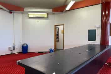 For lease - Quality retail/office option