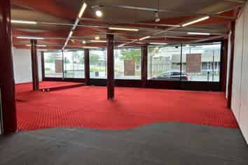 For lease - Quality retail/office option