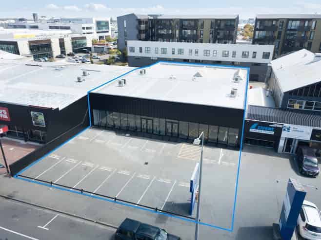 Exceptional Showroom Opportunity 