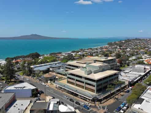 STUNNING SEA-SIDE OFFICES
