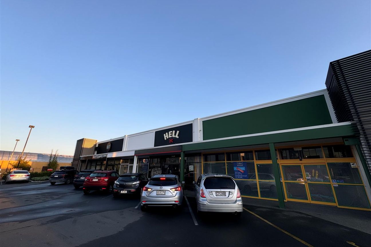 Front Facing on Riccarton Road - Aanzicht 5