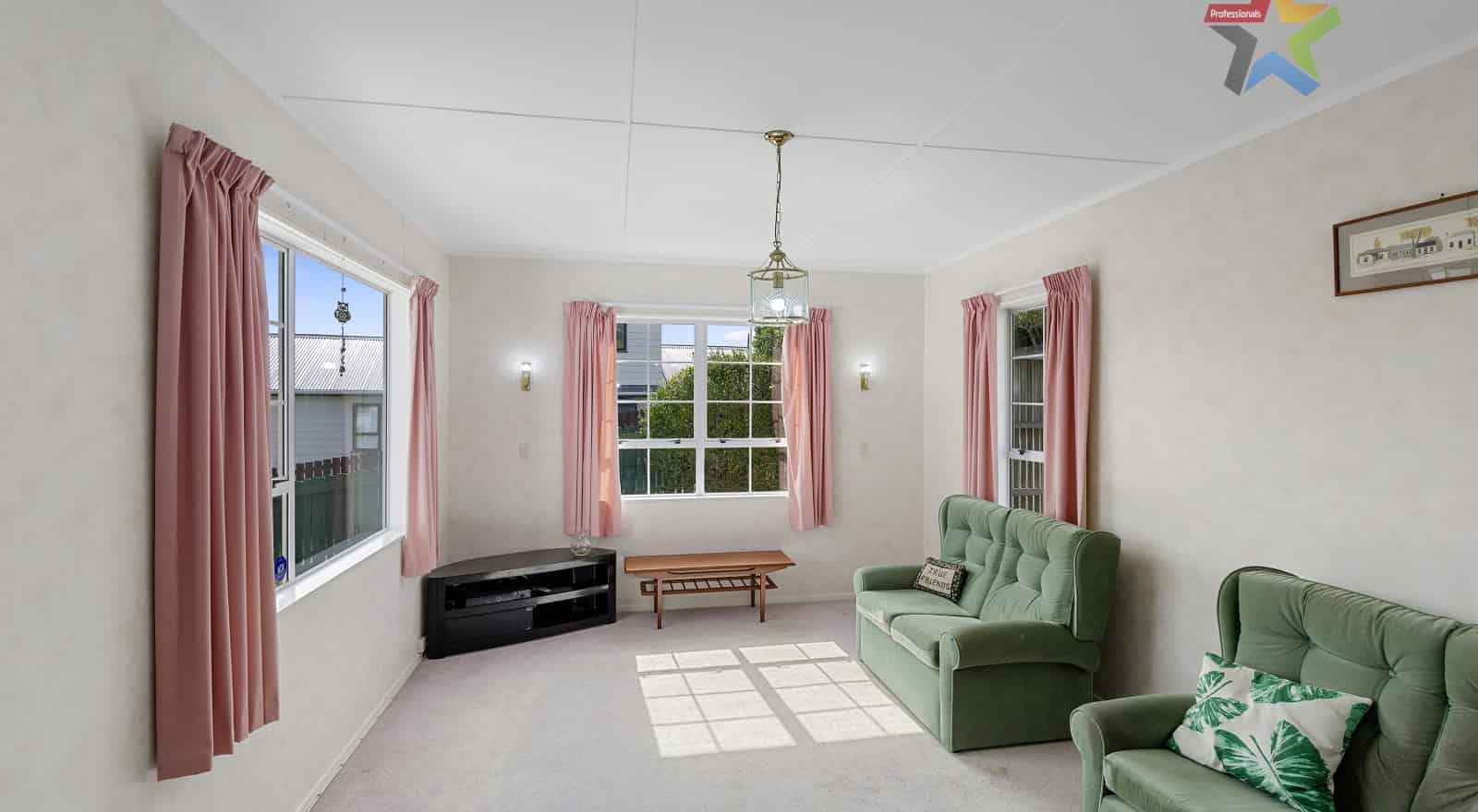 15 Mossburn Grove, Kelson, Lower Hutt City For Sale realestate.co.nz