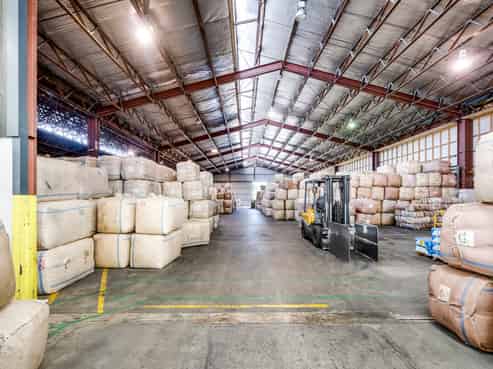 Large Irongate Warehouse + Office