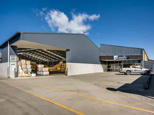 Large Irongate Warehouse + Office