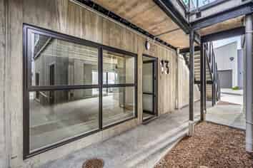 WESTGATE 55M² MULTI-USE UNIT FOR SALE

