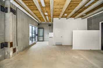 WESTGATE 55M² MULTI-USE UNIT FOR SALE

