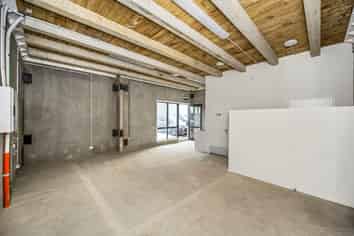 WESTGATE 55M² MULTI-USE UNIT FOR SALE
