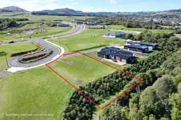 11 Broadleaf Way, Kinloch