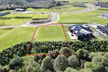 11 Broadleaf Way, Kinloch