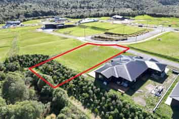 11 Broadleaf Way, Kinloch