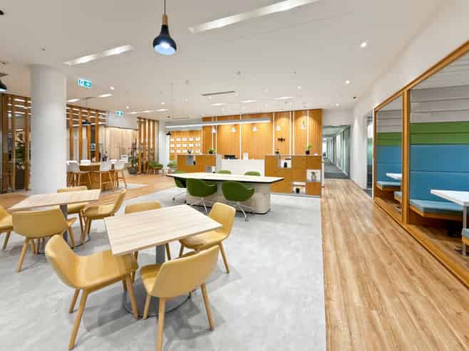 Coworking memberships in Regus 155 Fanshawe Street