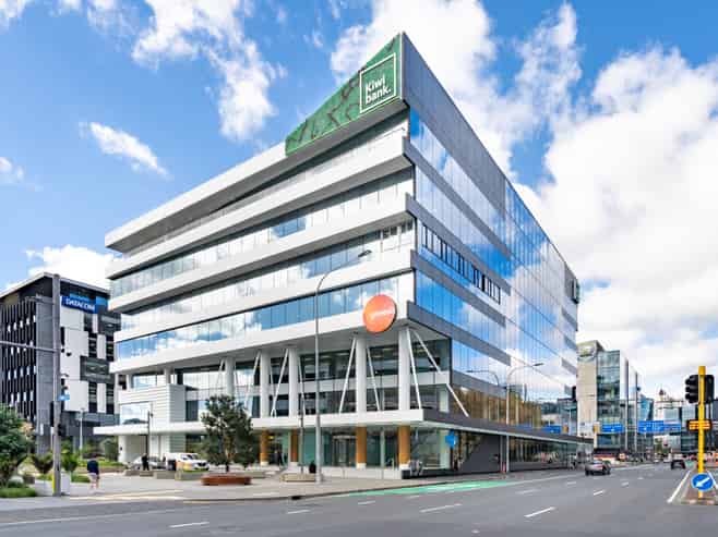 Productive workspace for 3 in 155 Fanshawe Street