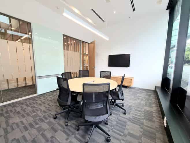 Office space for 5 persons in 155 Fanshawe Street