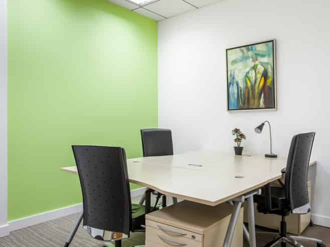 Office space for 1 person in 21 Queen Street