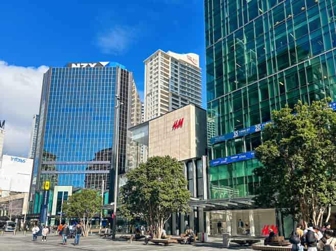 Private office for 3 persons in 21 Queen Street