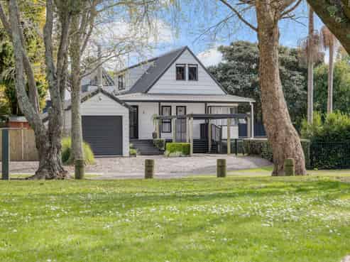 5 Pohutukawa Drive, Athenree