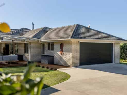 1317 Manawahe Road, Manawahe