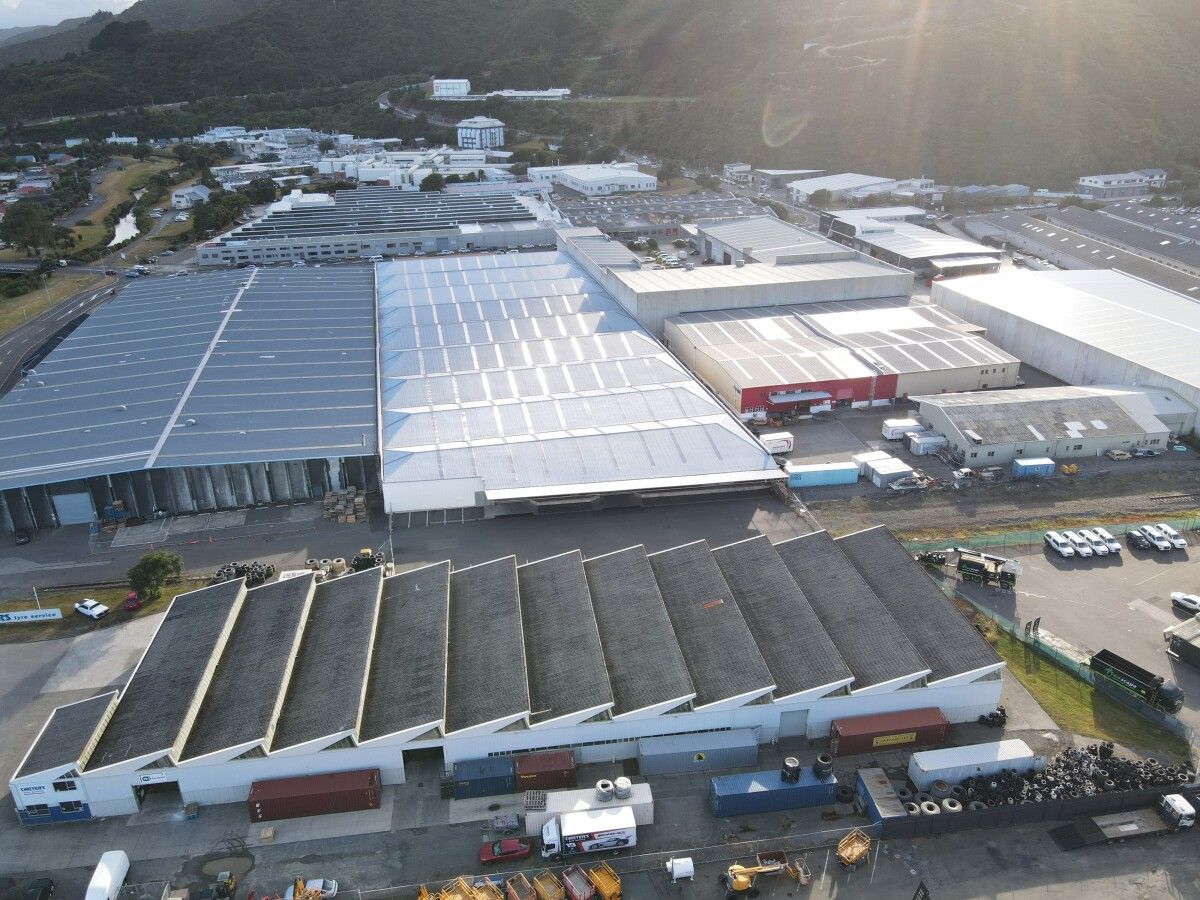 Large Gracefield Warehouse – Incentives offered – pohled 3