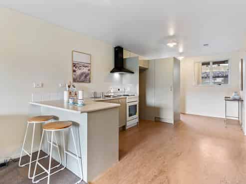 Flat 1/242 Great North Road, Henderson