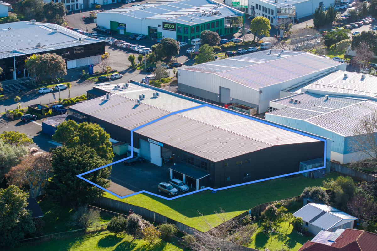 Well Located Industrial Warehouse - 830m² - Vaade 2