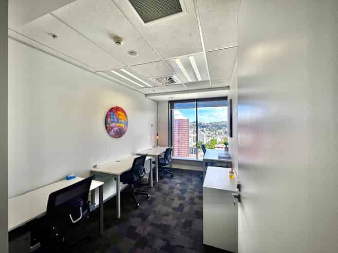 Office space for 1 person in Regus Plimmer Towers