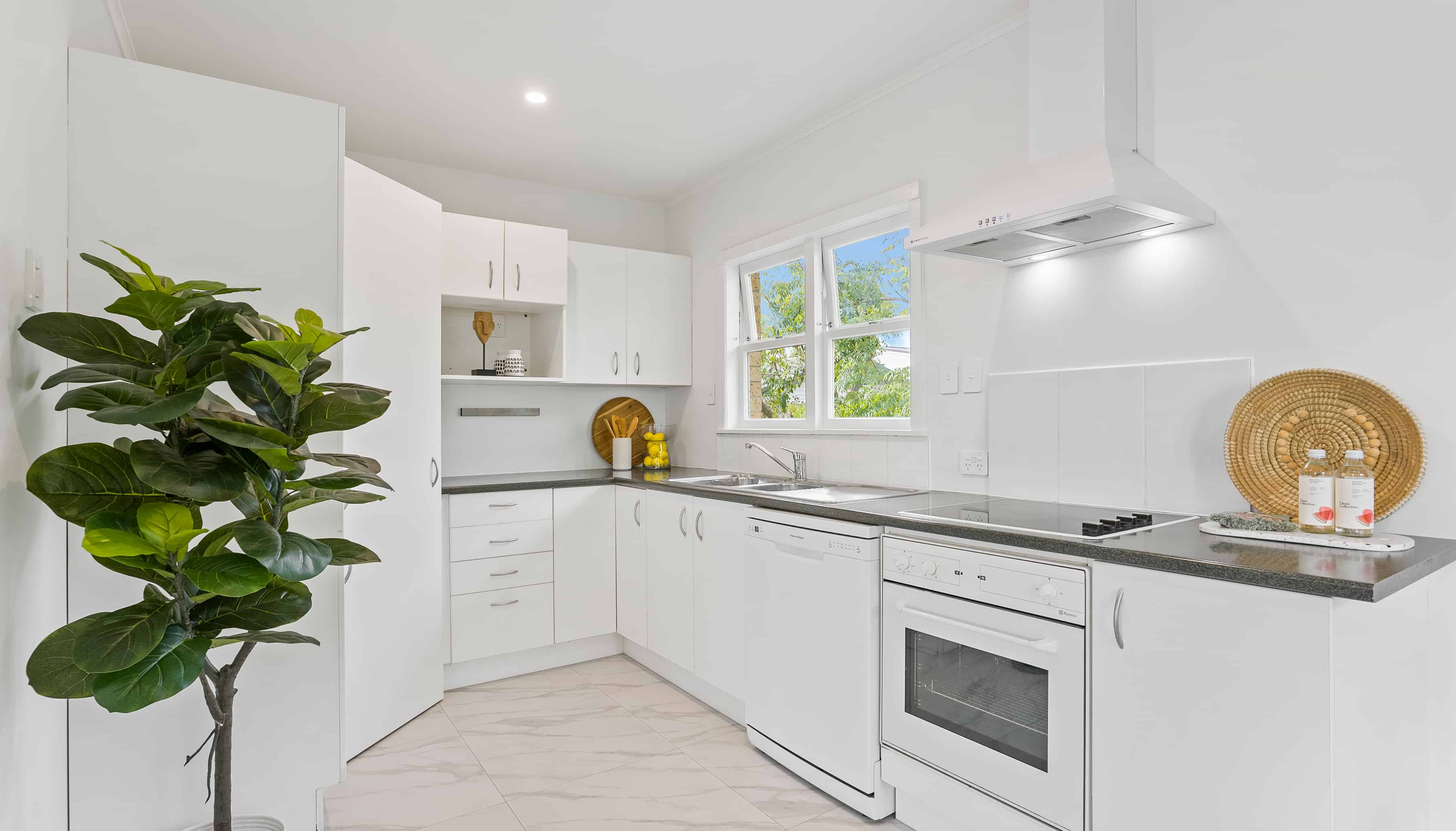 Sold 4/52 Saint Michaels Avenue, Point Chevalier realestate.co.nz