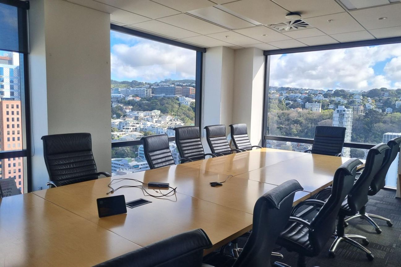 Prime Office Space Available in Iconic Aon House - Bild 5